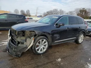 2017 VOLVO XC90