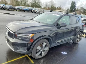 2019 VOLVO XC40