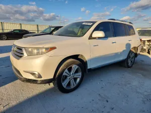 2013 TOYOTA HIGHLANDER