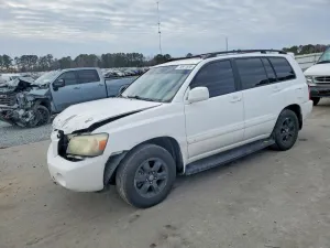 2004 TOYOTA HIGHLANDER