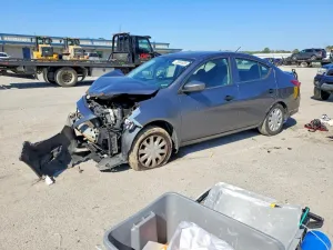 2016 NISSAN VERSA