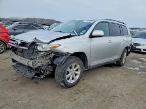 2013 TOYOTA HIGHLANDER