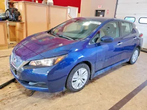 2022 NISSAN LEAF