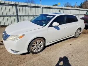 2012 TOYOTA AVALON