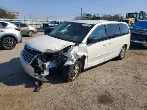 2010 CHRYSLER MINIVAN