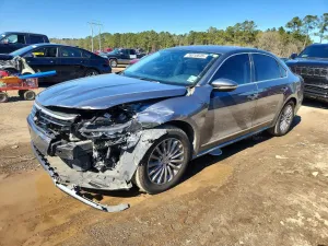 2016 VOLKSWAGEN PASSAT