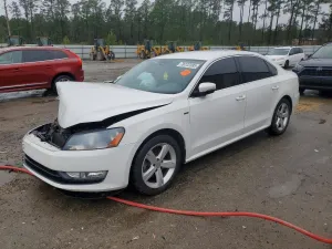 2015 VOLKSWAGEN PASSAT