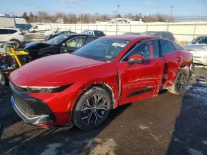 2025 TOYOTA CROWN XLE