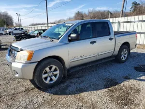 2010 NISSAN TITAN