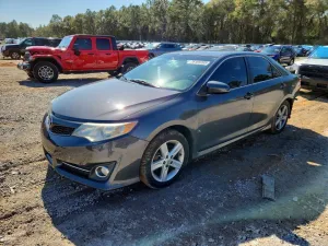 2014 TOYOTA CAMRY