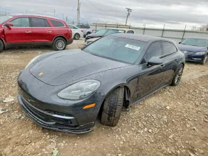 2019 PORSCHE PANAMERA