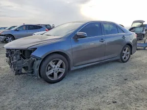 2013 TOYOTA CAMRY