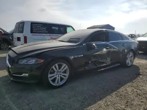 2017 JAGUAR XJ