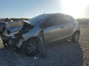 2012 MAZDA 2