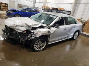 2016 VOLKSWAGEN PASSAT