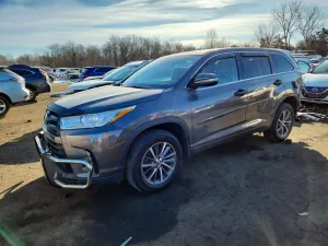 2017 TOYOTA HIGHLANDER