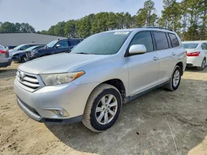 2011 TOYOTA HIGHLANDER