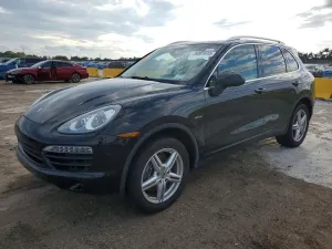 2014 PORSCHE CAYENNE