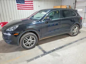 2016 PORSCHE CAYENNE
