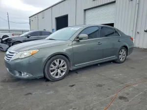 2011 TOYOTA AVALON
