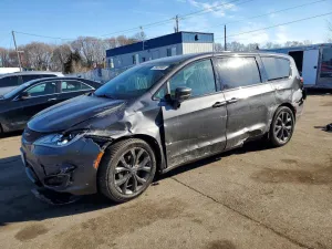 2018 CHRYSLER PACIFICA
