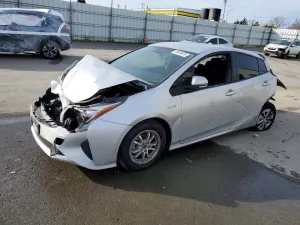 2016 TOYOTA PRIUS