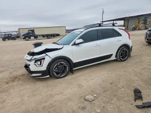 2023 KIA NIRO