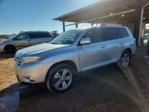 2013 TOYOTA HIGHLANDER