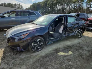 2022 HYUNDAI ELANTRA