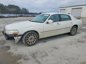 2006 LINCOLN TOWNCAR
