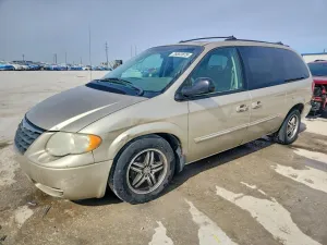 2005 CHRYSLER TOWN & COUNTRY