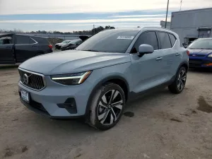 2024 VOLVO XC40