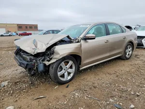 2015 VOLKSWAGEN PASSAT