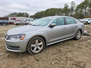 2013 VOLKSWAGEN PASSAT