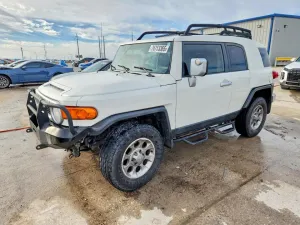 2012 TOYOTA FJ CRUISER