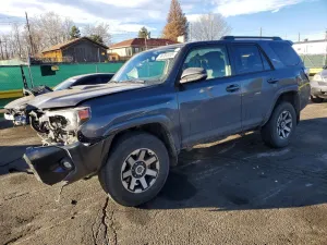 2023 TOYOTA 4RUNNER SE