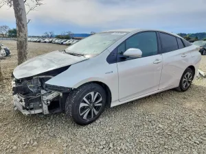 2016 TOYOTA PRIUS