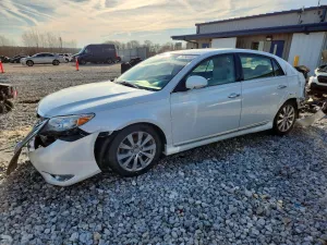 2011 TOYOTA AVALON