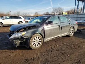 2012 TOYOTA AVALON