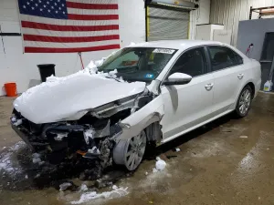 2012 VOLKSWAGEN PASSAT