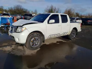 2015 NISSAN FRONTIER
