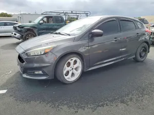 2015 FORD FOCUS