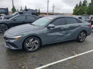 2024 HYUNDAI ELANTRA