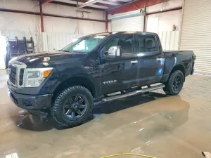 2017 NISSAN TITAN