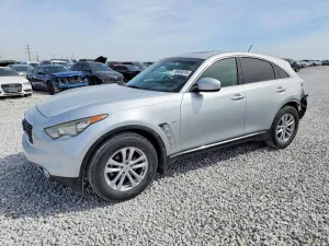 2017 INFINITI QX70
