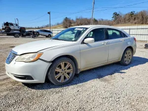2013 CHRYSLER 200