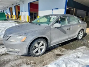 2015 VOLKSWAGEN PASSAT