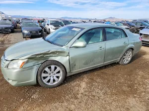 2005 TOYOTA AVALON