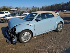 2013 VOLKSWAGEN BEETLE