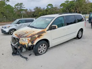 2010 CHRYSLER MINIVAN